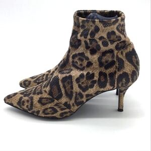 CHARLES DAVID Pointy Toe Shiny Leopard Print Kitten Heel Sock Booties Size 7.5